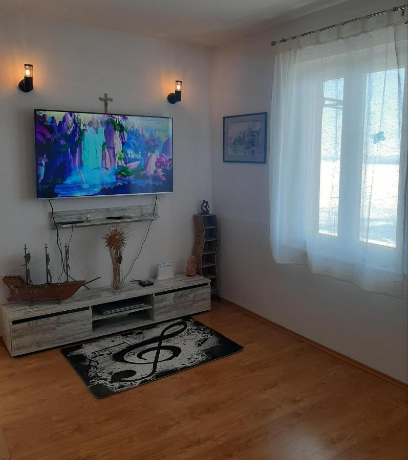 Villa Kuca Za Odmor Leptiric Pisak Exterior foto