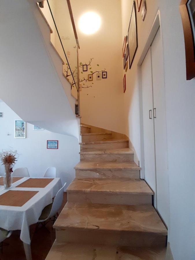 Villa Kuca Za Odmor Leptiric Pisak Exterior foto