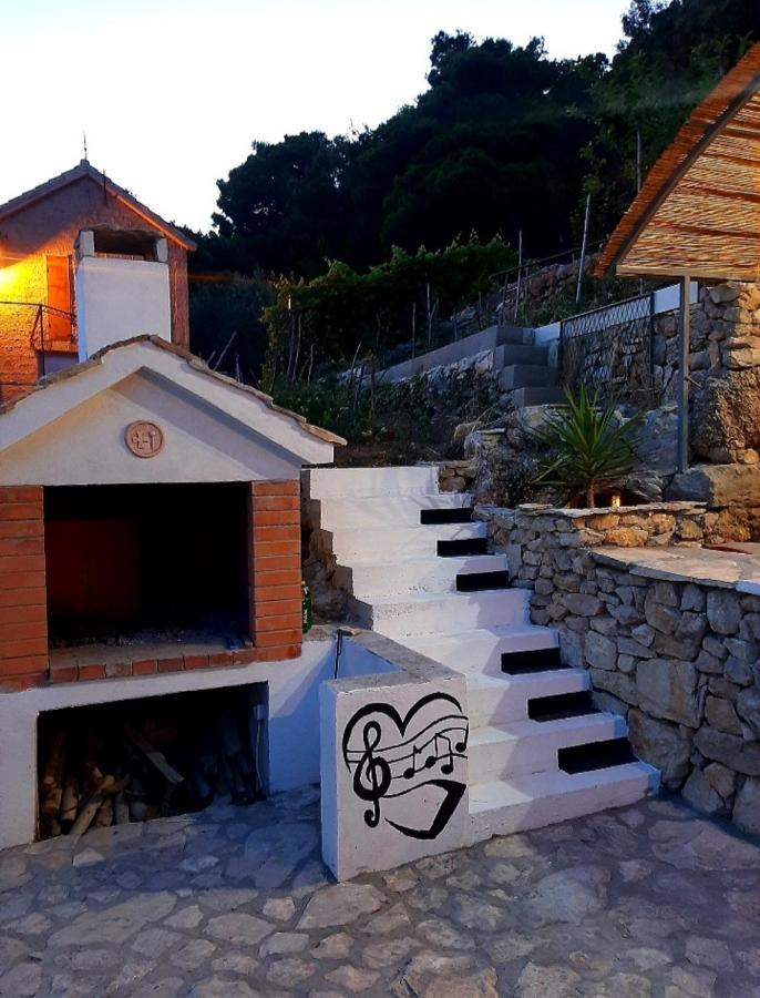 Villa Kuca Za Odmor Leptiric Pisak Exterior foto