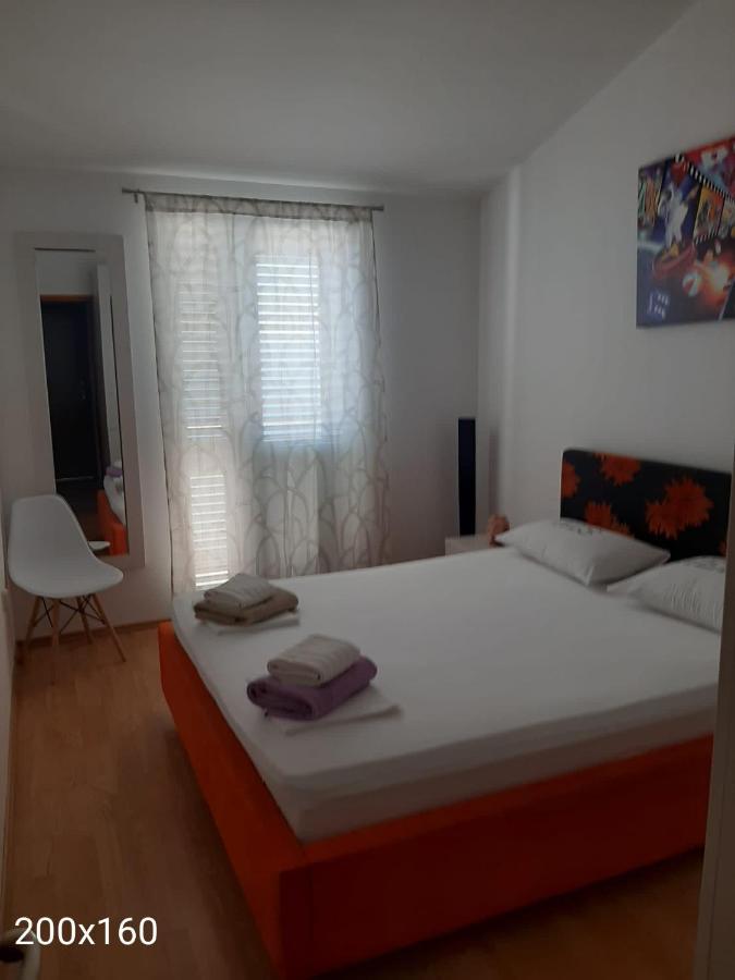 Villa Kuca Za Odmor Leptiric Pisak Exterior foto