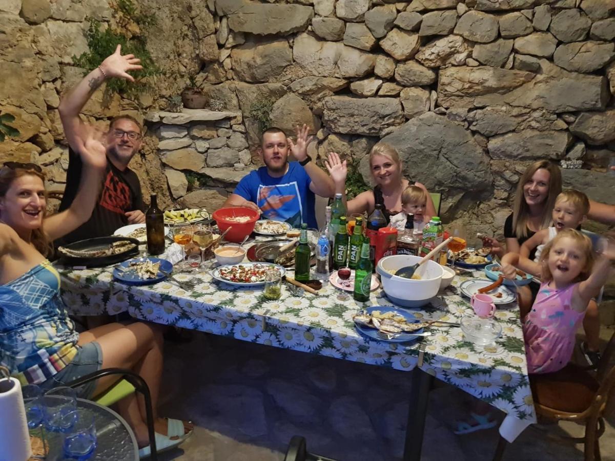 Villa Kuca Za Odmor Leptiric Pisak Exterior foto