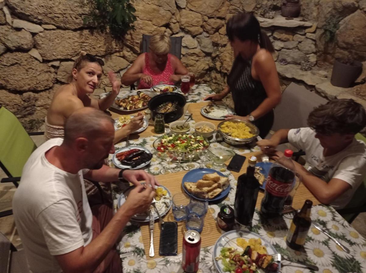 Villa Kuca Za Odmor Leptiric Pisak Exterior foto