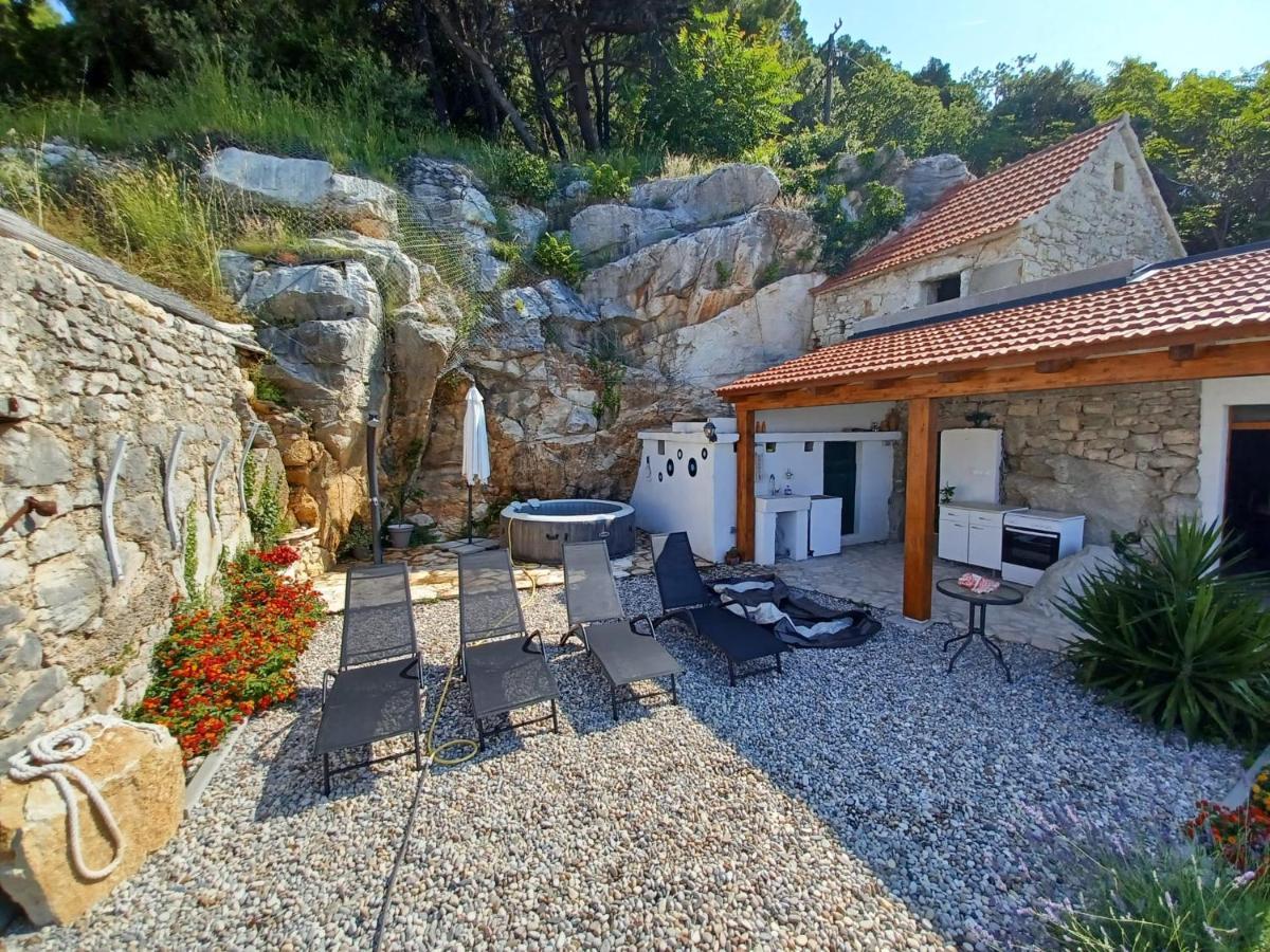 Villa Kuca Za Odmor Leptiric Pisak Exterior foto
