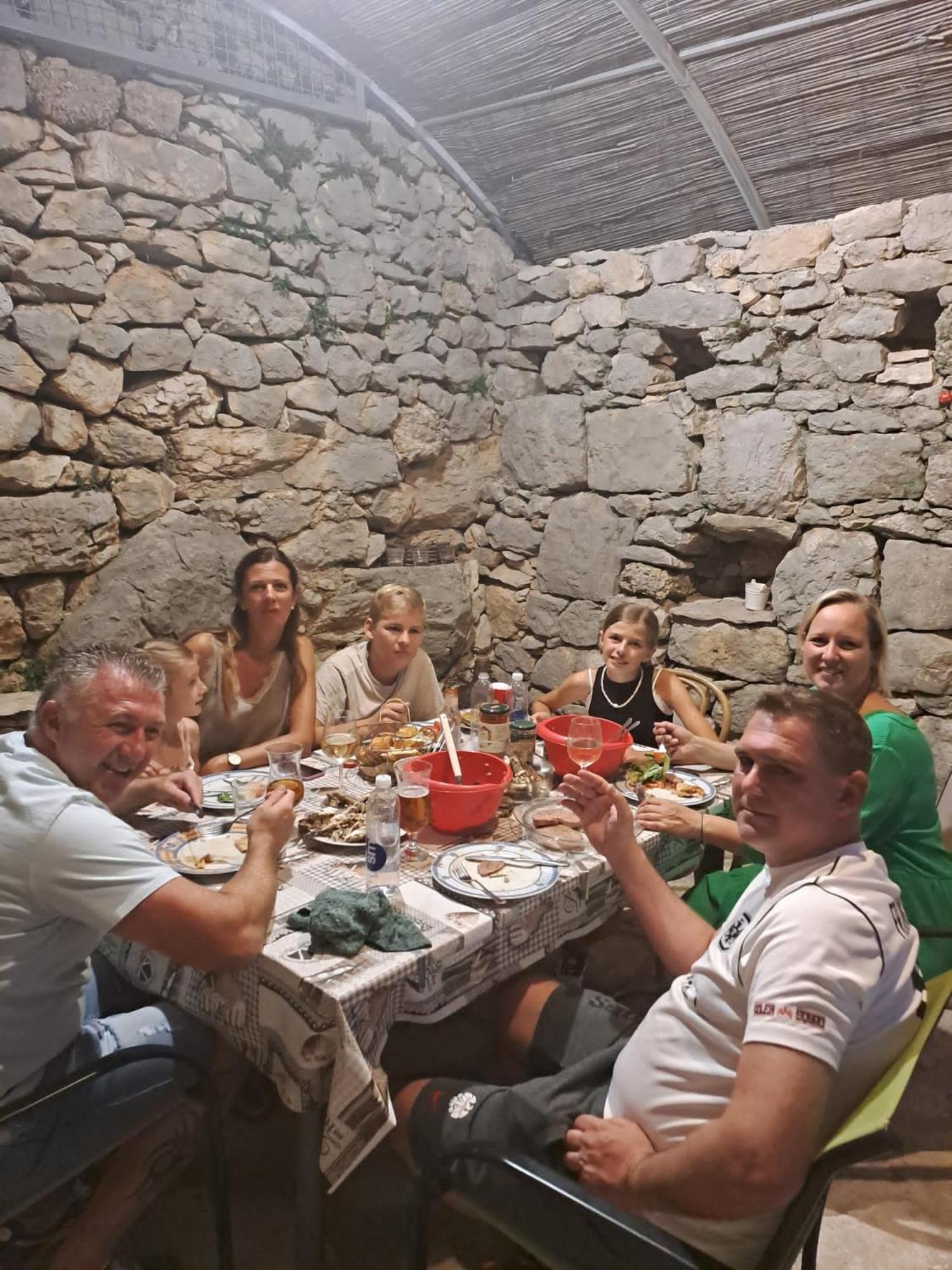 Villa Kuca Za Odmor Leptiric Pisak Exterior foto