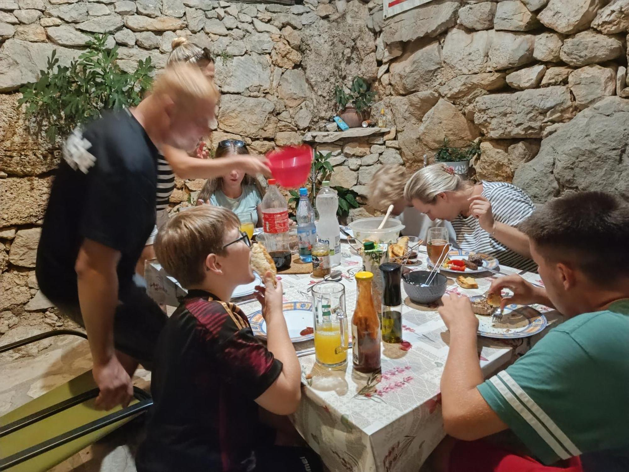 Villa Kuca Za Odmor Leptiric Pisak Exterior foto
